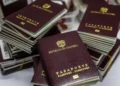 Tribunal pone en pausa convenios para producir pasaportes y exige explicaciones sobre toda la operación