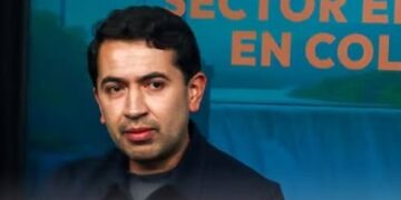 Daniel Briceño amplía denuncia ante la Fiscalía por evento del Ministerio de Salud que habría terminado en acto de campaña de Iván Cepeda