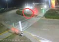Motociclista salió disparado tras chocar contra bordillo en la rotonda de la Ventana al Mundo