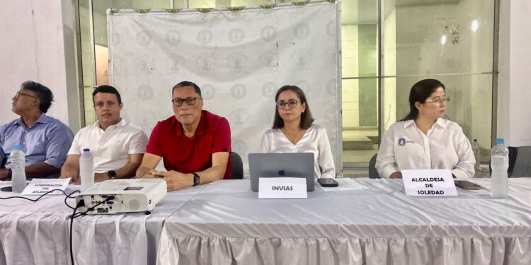 Gobernación del Atlántico y Gobierno Nacional unen esfuerzos para reconstruir puente peatonal del INEM en Soledad