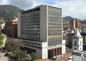 Banco de la República sube la tasa de interés a 12,25 % ante el repunte de la inflación