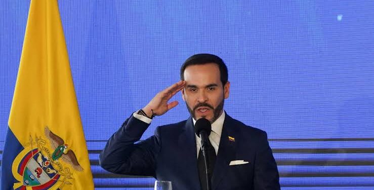 Encuesta revela el respaldo inicial a De La Espriella: 54 % tiene una imagen positiva del presidente