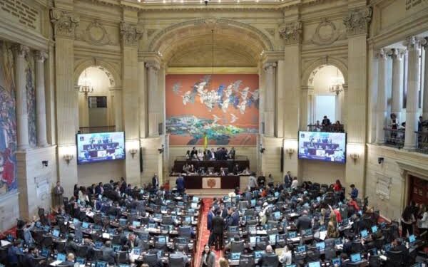 Presupuesto de 2027 avanza en el Congreso: aprueban monto de $635 billones y vienen los ajustes