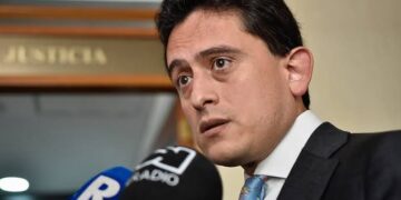Luis Carlos Reyes denuncia amenazas contra su familia y cuestiona reducción de su esquema de seguridad