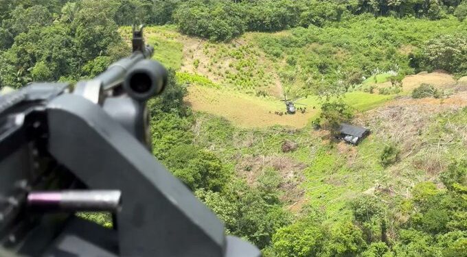 Más de 40 muertos y 916 capturas: el balance militar del primer mes de Gobierno de De La Espriella