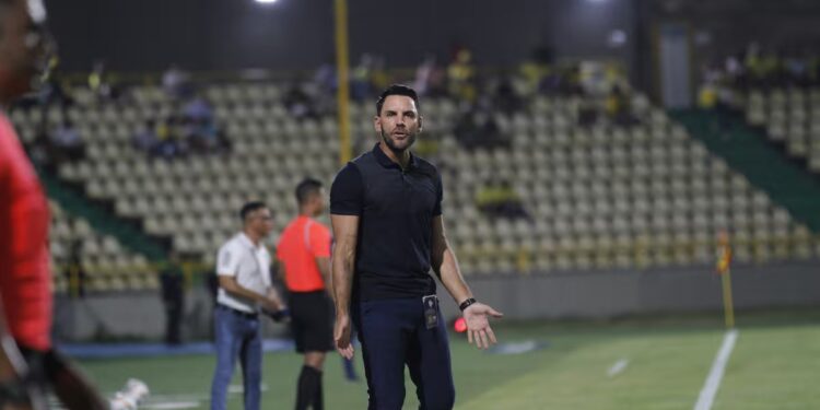 Junior oficializa a Sebastián Viera como nuevo entrenador