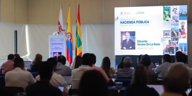 “Las regiones no pueden seguir asumiendo responsabilidades sin tener los recursos para cumplirlas”: Verano