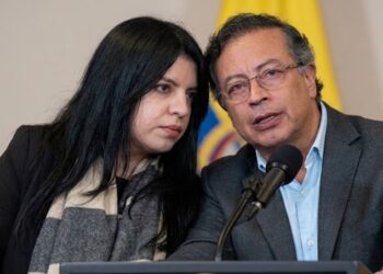 Mujer denuncia presuntos encuentros sexuales con Petro a cambio de contratos estatales