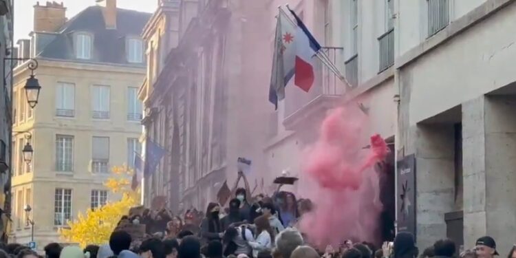 Francia vive nuevo capítulo de protestas estudiantiles con movilizaciones en varias ciudades