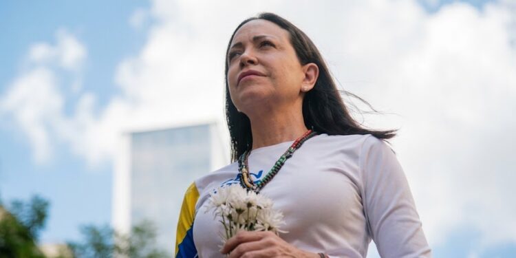 Multitudinario recibimiento a María Corina Machado en Venezuela tras casi un año fuera del país