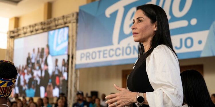 Policía de Ecuador arresta a la excandidata presidencial Luisa González por presunta financiación irregular de campaña