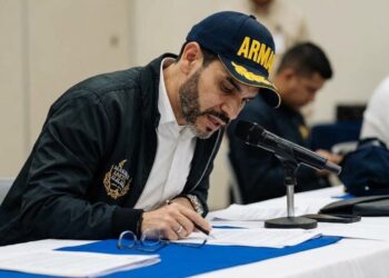 De la Espriella alista estatuto antiterrorista: propone congelar bienes de organizaciones criminales y endurecer las penas