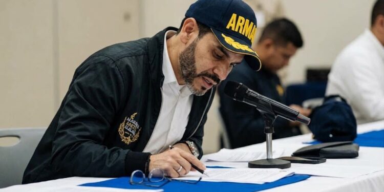 De la Espriella alista estatuto antiterrorista: propone congelar bienes de organizaciones criminales y endurecer las penas