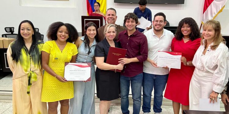 Atlántico reconoce a jóvenes líderes que transforman sus comunidades