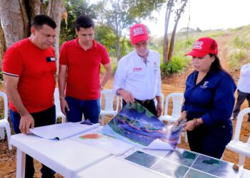 Gobernador Eduardo Verano impulsa proyecto de viviendas gratuitas en cuatro municipios del Atlántico