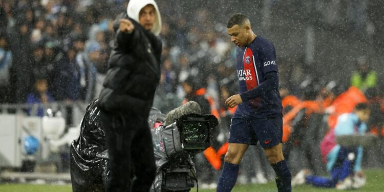 Archivan la denuncia de Mbappé contra el PSG