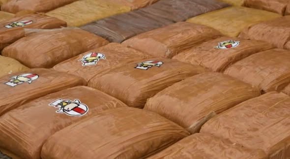 Operación multinacional contra el narcotráfico: incautan 555 kilos de cocaína y capturan a tres personas