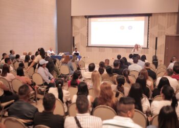 Educación departamental capacita a 180 docentes para impactar a 106.000 estudiantes en el Atlántico