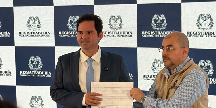 Registraduría entrega formularios para avanzar en el referendo por las regiones que busca reducir el tamaño del Estado