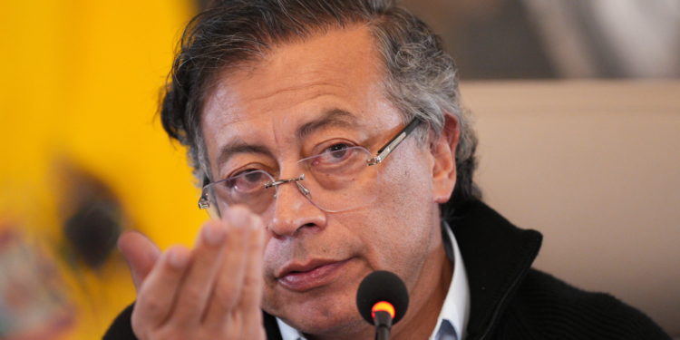 Expresidente Gustavo Petro se defiende tras graves denuncias sobre favorecimiento contractual a cambio de favores sexuales: «Jamás he utilizado el poder público para obtener sexo»