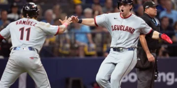 Cleveland golpea primero: los Guardianes vencen a Tampa Bay