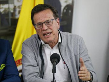 Centrales obreras plantearían aumento del 38,5 % al salario mínimo de 2027: esta es la propuesta