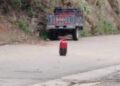 Temor en la vía a El Carmen por cilindro sospechoso con símbolos alusivos al ELN