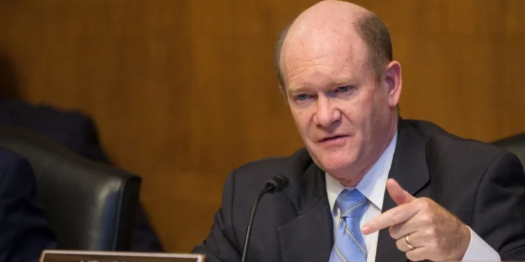 Senador demócrata Chris Coons cuestiona la política hacia Venezuela de la administración Trump y exige garantías para María Corina Machado