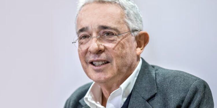 “Es tiempo de resolver los problemas que dejó”: Álvaro Uribe se pronuncia a diez años del triunfo del ‘NO’ en el plebiscito