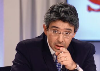 Enrique Gómez denuncia opacidad financiera en la JEP y radica proyecto para limitar su periodo de funcionamiento a marzo de 2028