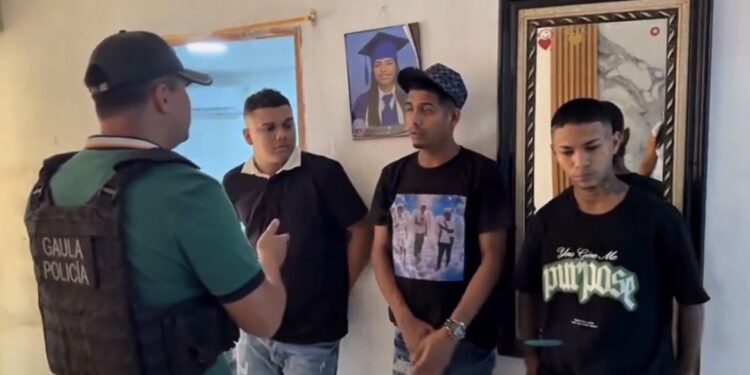 Policía captura a tres presuntos integrantes de ‘Los Costeños’ señalados de incendiar fachadas comerciales por cobro de extorsiones en Soledad