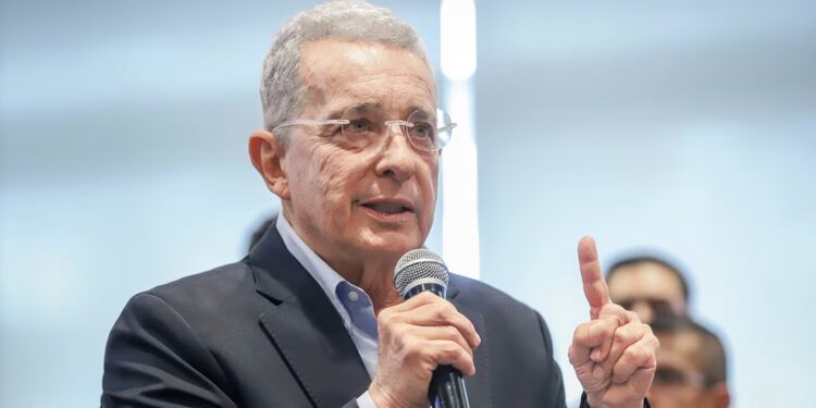 Álvaro Uribe culmina una intensa gira académica y política por Europa
