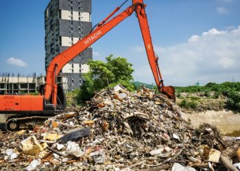Alcaldía de Barranquilla ha retirado 14.200 toneladas de basura de caños, arroyos y trampa en lo que va de 2026