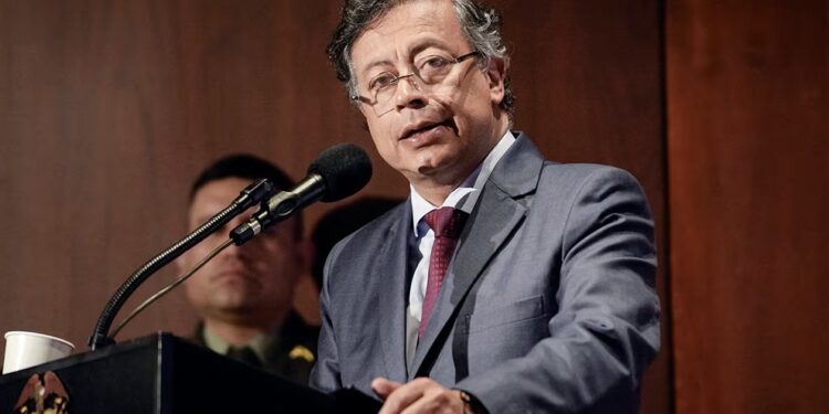 Senadora Claudia Margarita Zuleta denuncia millonario déficit y fallas en el modelo de salud del magisterio (FOMAG) heredado del gobierno Petro