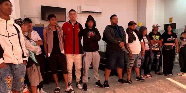 Migración Colombia expulsó a 11 venezolanos en operativo realizado en Santa Marta