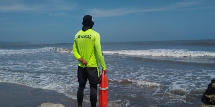 Alerta en Puerto Colombia: nueve bañistas han muerto en 2026 y varios ingresaron al mar sin salvavidas