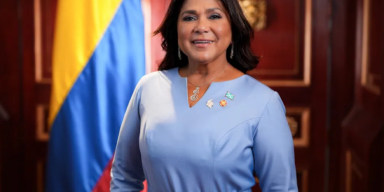 Piden quitarle la investidura a congresista de San Andrés por vínculos con empresa de su esposo