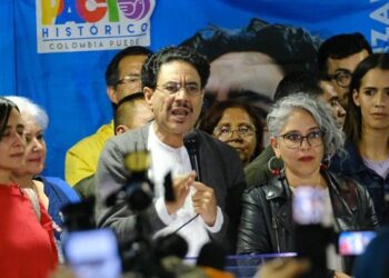 Fiscalía incauta seis celulares en Bogotá y Barranquilla por presuntas irregularidades en la financiación del Pacto Histórico