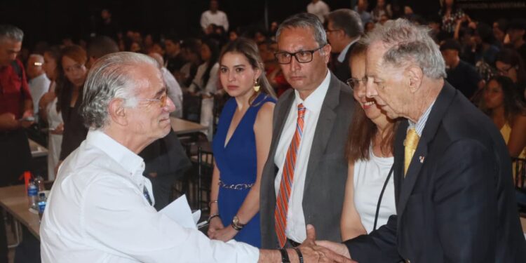 Gobernador Eduardo Verano destaca la innovación tecnológica como clave para cerrar brechas