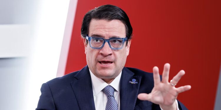 Ministro de Justicia, Iván Cancino, acepta la renuncia de ocho integrantes de la Comisión Asesora para la Política Criminal