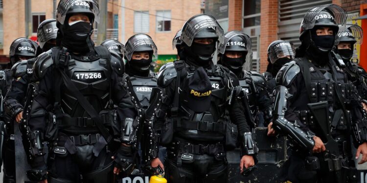 Policía elimina la UNDMO y revive el nombre del Esmad con la nueva Unidad Nacional Antidisturbios