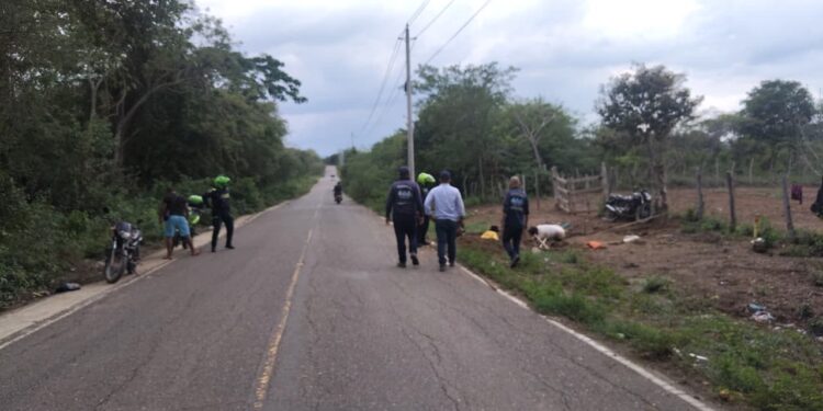 Triple A y Policía del Atlántico frustran conexión ilegal a la red de conducción del sistema Costero en Juan de Acosta