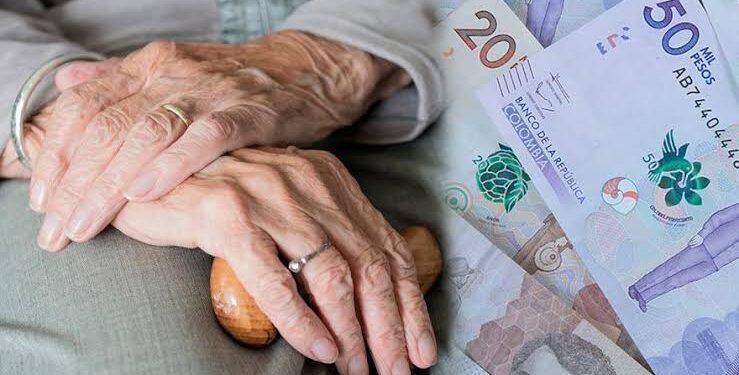 Pensionados de fondos privados lanzan SOS a De La Espriella: denuncian recortes de hasta el 40 % en sus mesadas