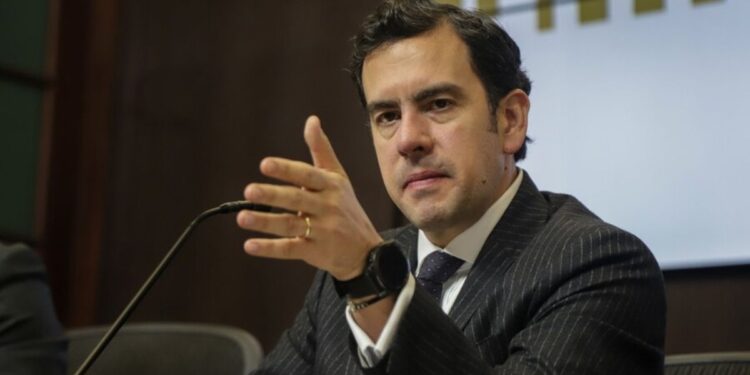 Presupuesto caído y tensiones con el Congreso: las razones detrás de la salida de Rodrigo Lara del Gobierno